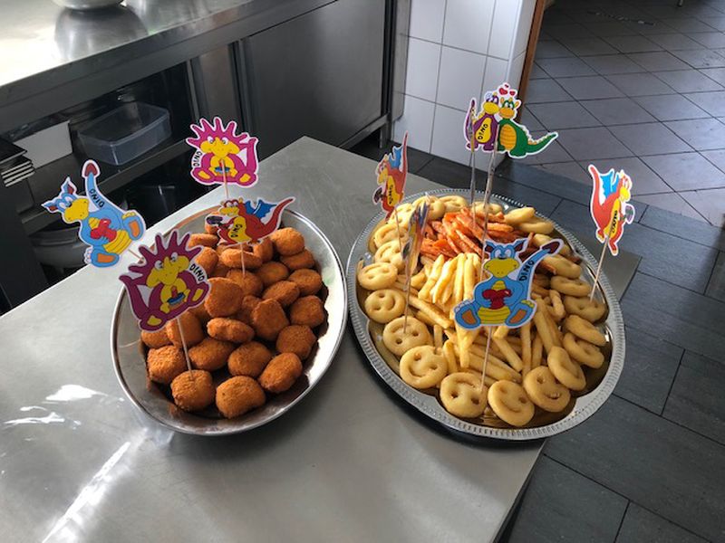 Chicken Nuggets & Pommes für den Kindergeburtstag Flasch City Restaurant Events & Hochzeit Location in St. Lorenzen im Murztal, Stmk Bruck/Mur & Mürzzuschlag S6 St Marein Ausfahrt
